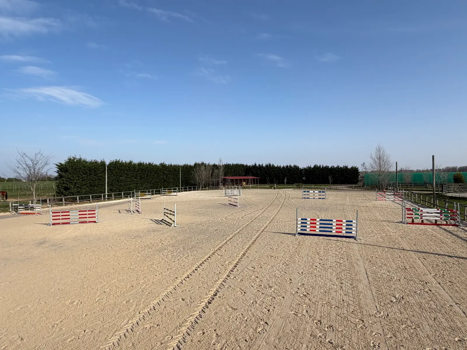 Vue extérieure du Haras de l'Eygalar